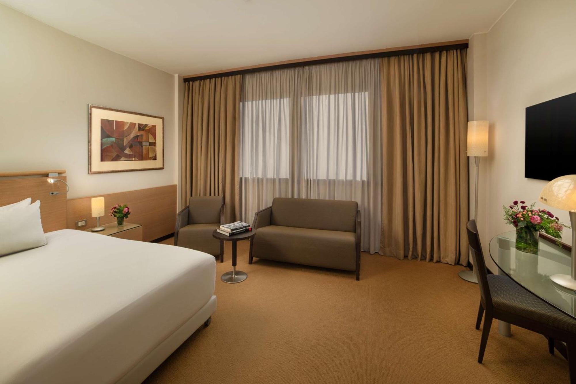 Nh Bologna Villanova Hotel